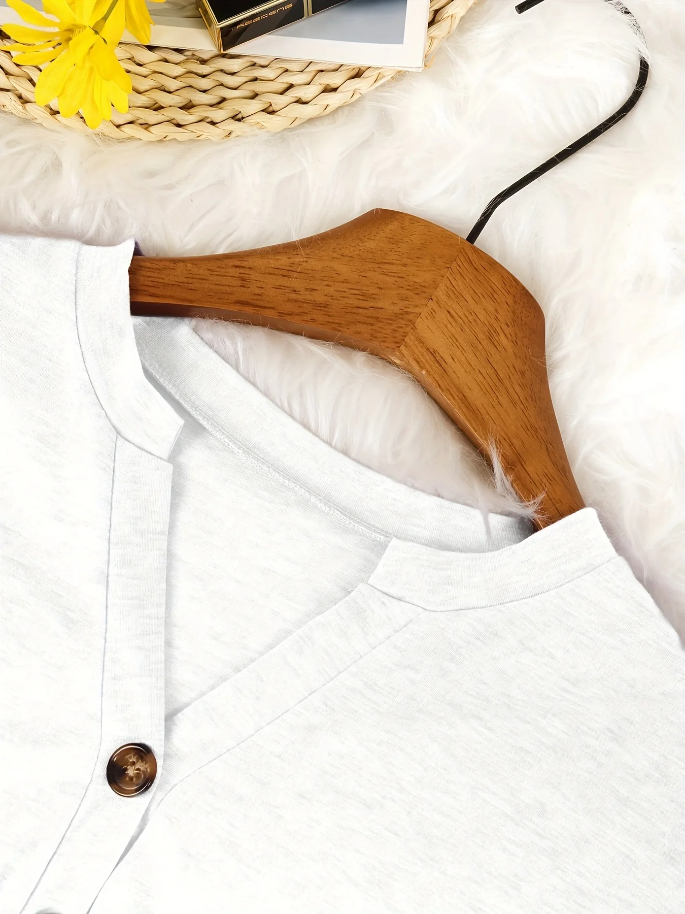 Bequemes Übergrößen-Langarm-Henley-Oberteil mit Knopfdetail für lässige Eleganz – Detail 9