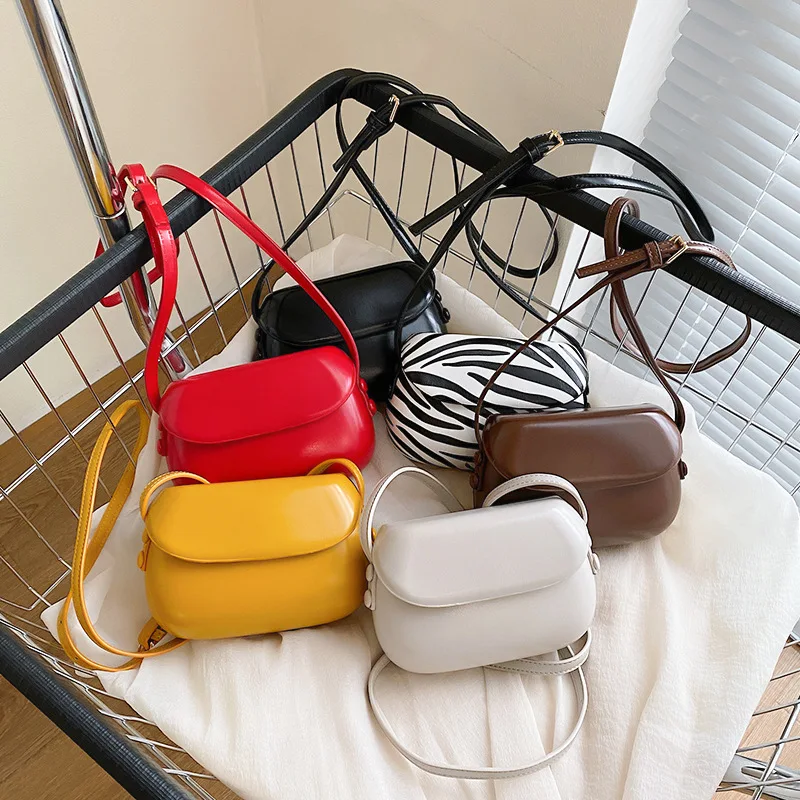 حقيبة سرج كلاسيكية للسيدات جديدة لعام 2025، محفظة كتف أنيقة عبر الجسم، حقيبة جلدية ناعمة بسيطة للاستخدام اليومي والمواعدة ​