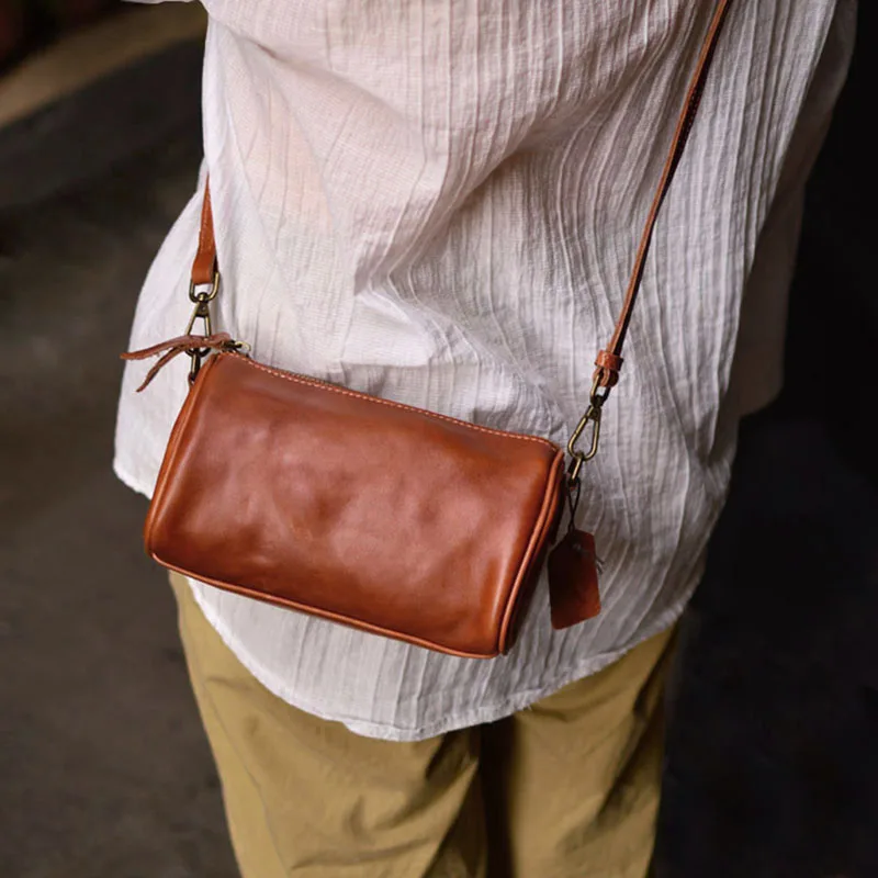 

AETOO Mori top layer cowhide original female thin strap crossbody bag wide bottom all matching leather simple retro single shou
