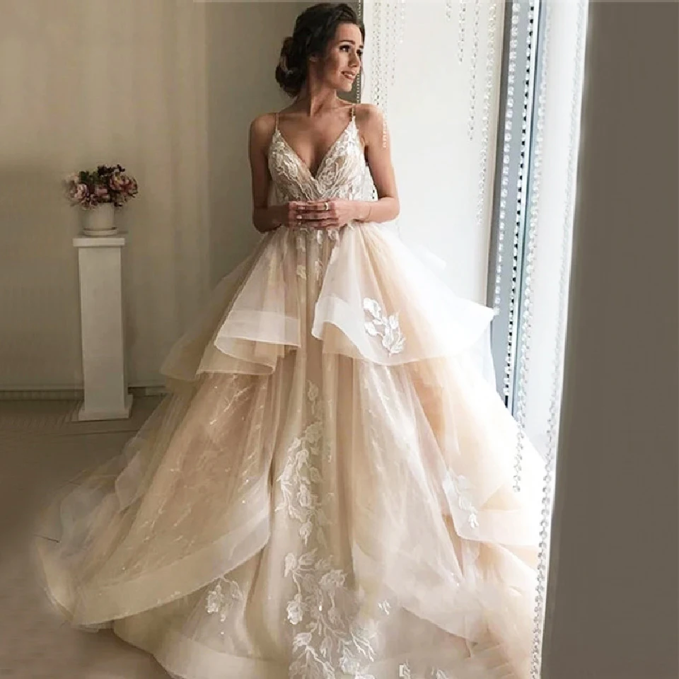 Champagne Floral Lace Beach Wedding Dresses Sexy Backless Ruffles Puffy Bridal Gowns for Bride 2023 Tiered Vestido De Noiva