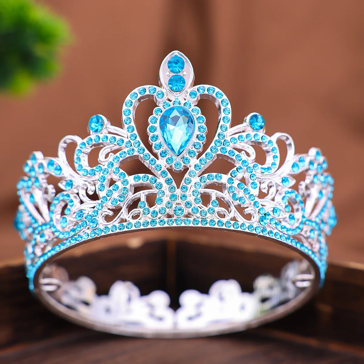 

Mini Tiara Cake Topper Gold Crystal Pearl Vintage Wedding Cake Crown Birthday Baby Shower Cake Topper Decoration