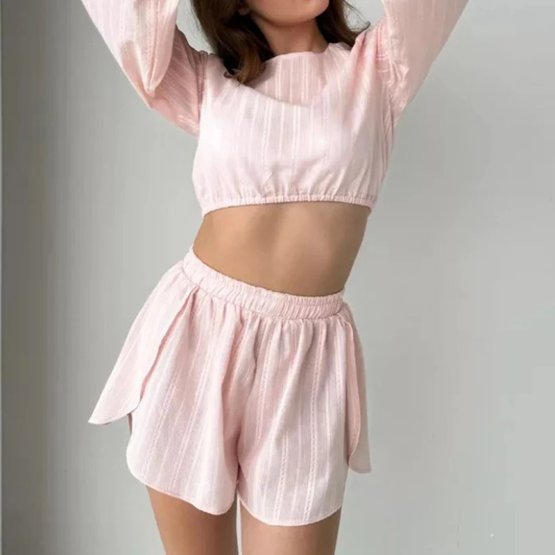 

Летняя модная пижама 2025 года, топ с короткими рукавами и шорты с разрезом, комплект из двух предметов, домашняя одежда, можно носить повседневный костюм, женская пижама