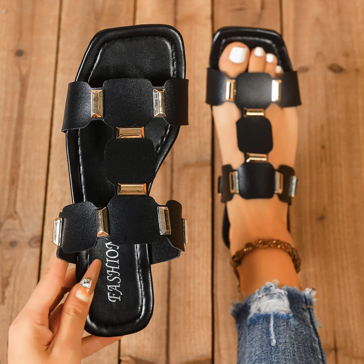 2026 New Women Slippers Casual Blocking Sandals Outdoor Soft Leather Slippers Lightweight Designer Shoes Outdoor Slides Women