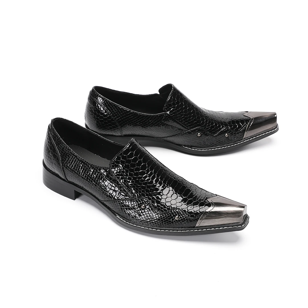 

Fashion Black Metal Pointed Toe Real Leather Men Shoes Large Size Slip on Rivets Business Brogue Shoes Male Party Dress Shoes