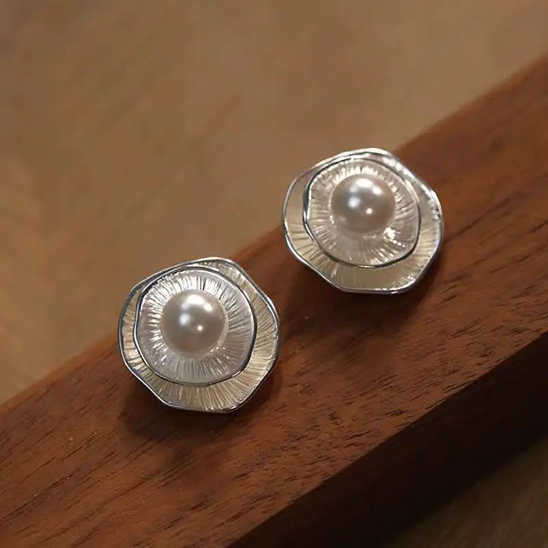 

Lotus leaf pearl niche versatile women's earrings