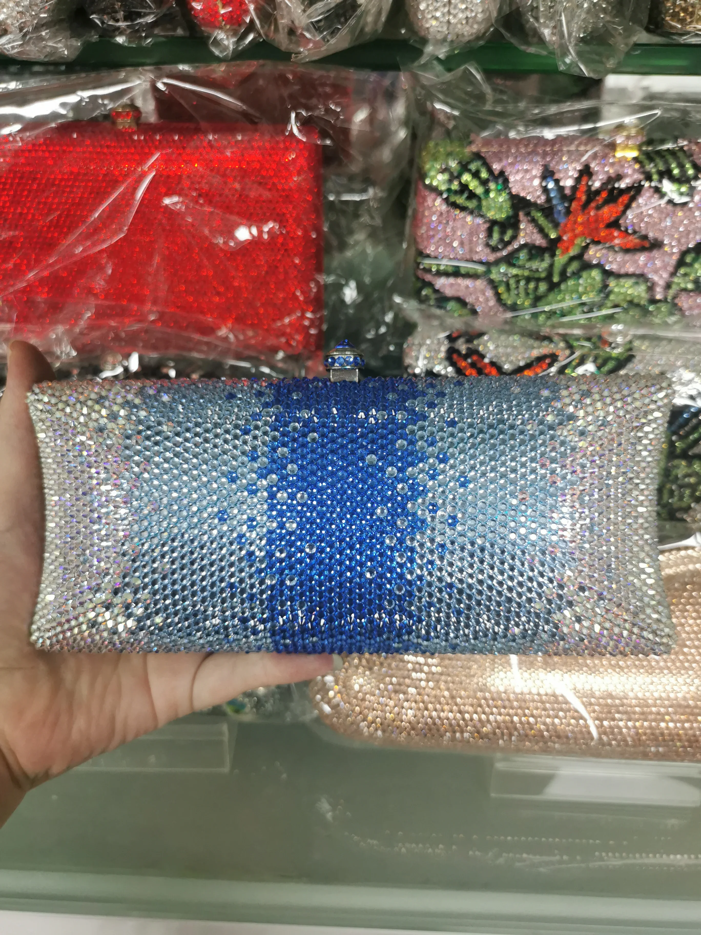 

Women Rose gold Crystal Evening Bags For Wedding Party Dinner Wallet Clutch Bridal Rhinestone Bag Purses and Handbags Red