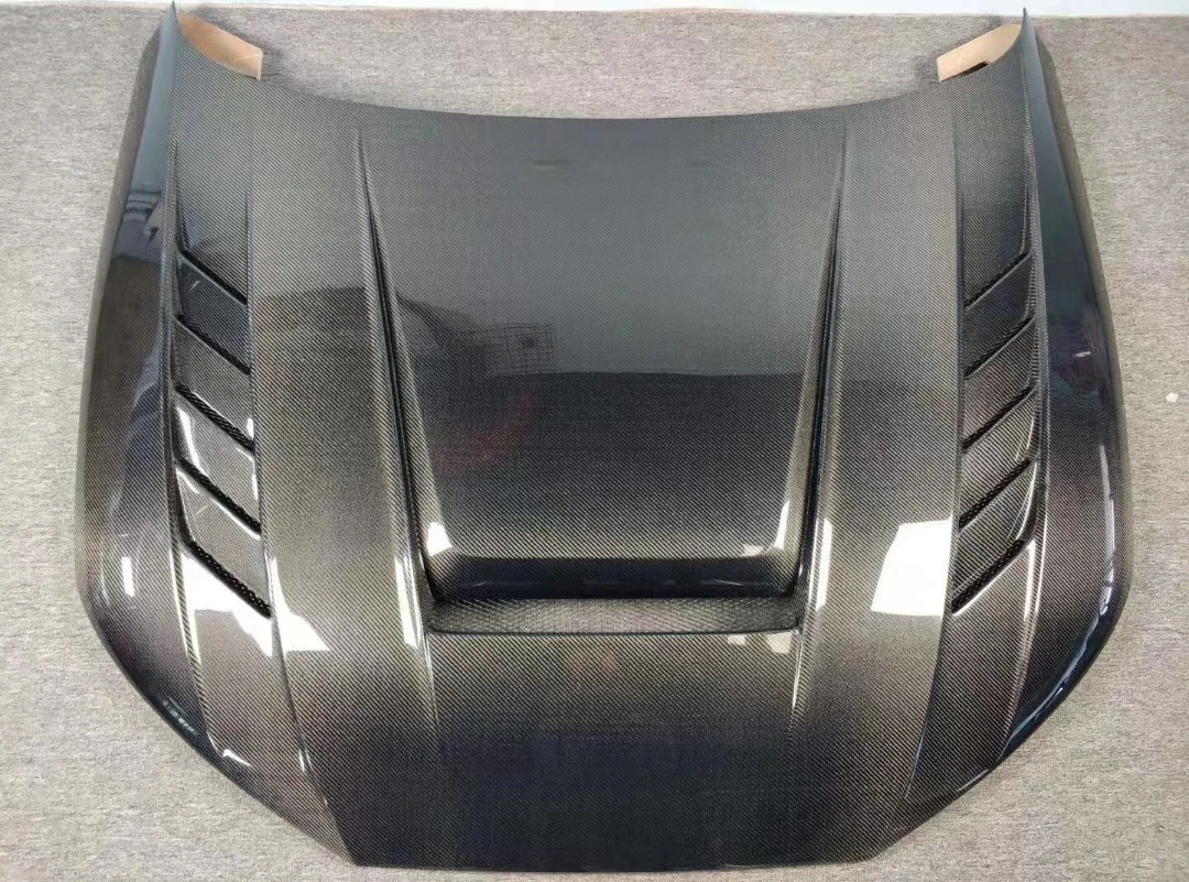 Modified explosion carbon fiber cover  suitable for A4B9 A4L RS4 S4 engine  single double-sided   material