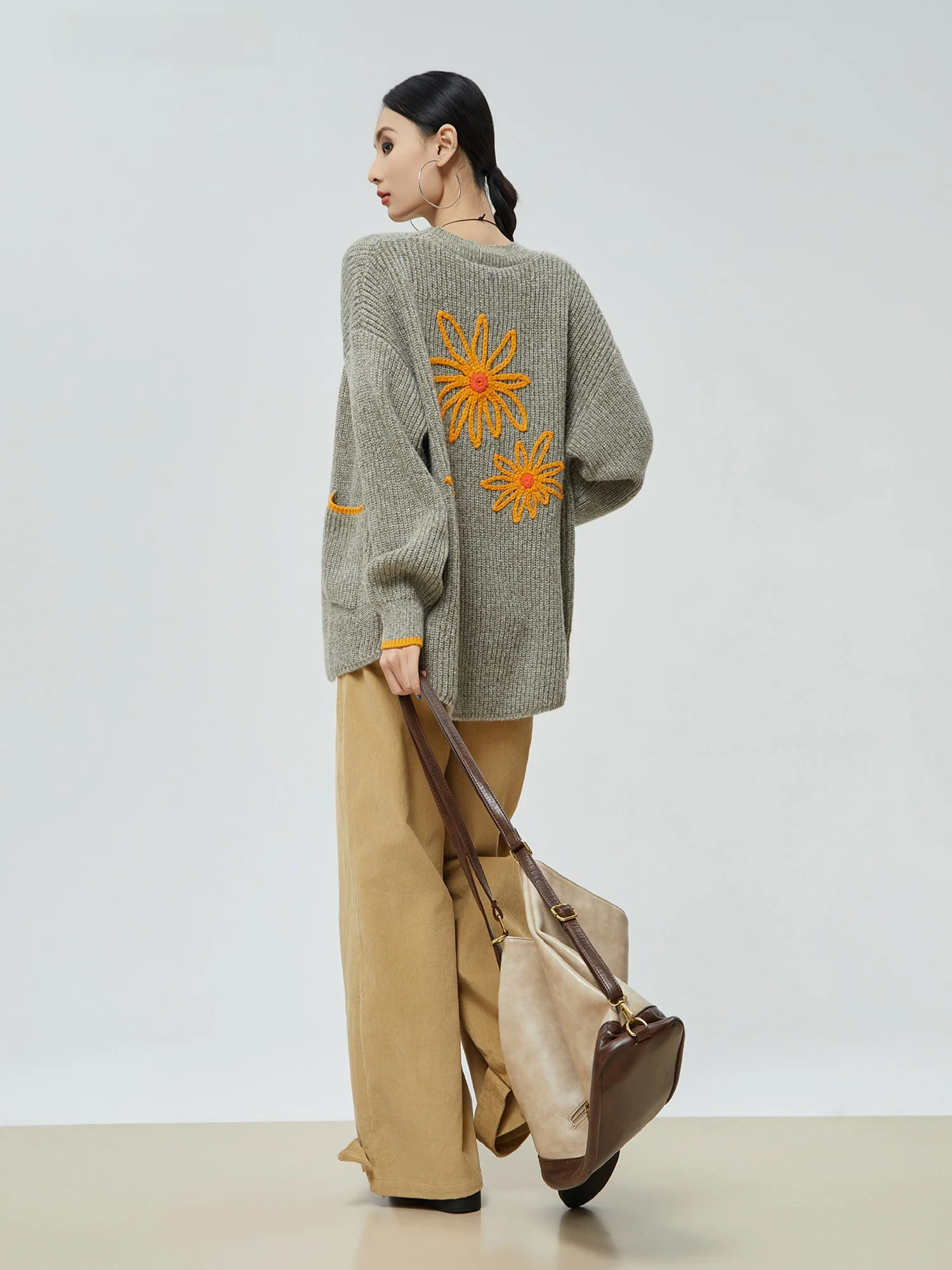 

Unique Daisy Embroidered Color Blo Knitted Cardigan Women's V Ne Sweater Jaet Autumn Winter New Sle Simple Ele