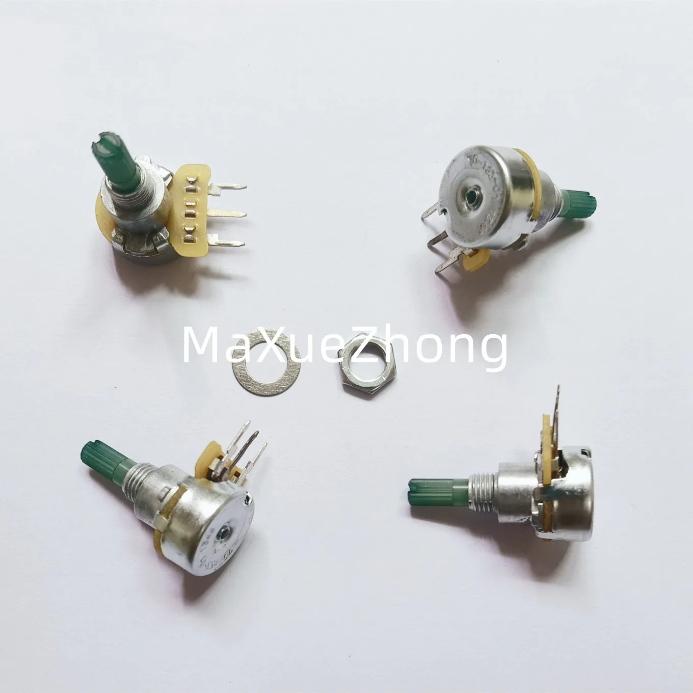 Original new 100% 70-104-23 100K 70-133-01 50K 70-203-23 20K single potentiometer axis diameter 4.6MM (SWITCH)