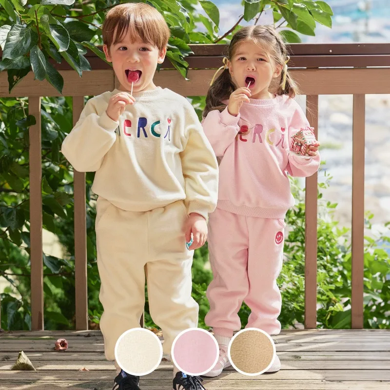 Children's Set 2024 Winter New Comfortable Plush Long Sleeved Sweatshirt with Smiling Face Sweatpants Two-piece Set for Siblings