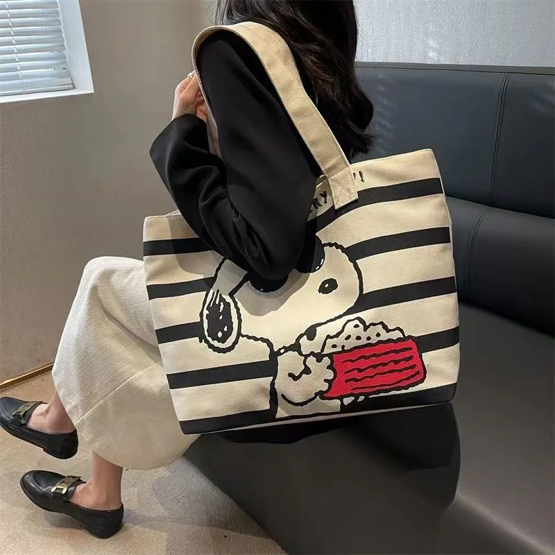 Borsa tote di grande capacità del fumetto dello studente di Miniso Snoopy nuova borsa della mamma stampata versatile borsa della spesa portatile a