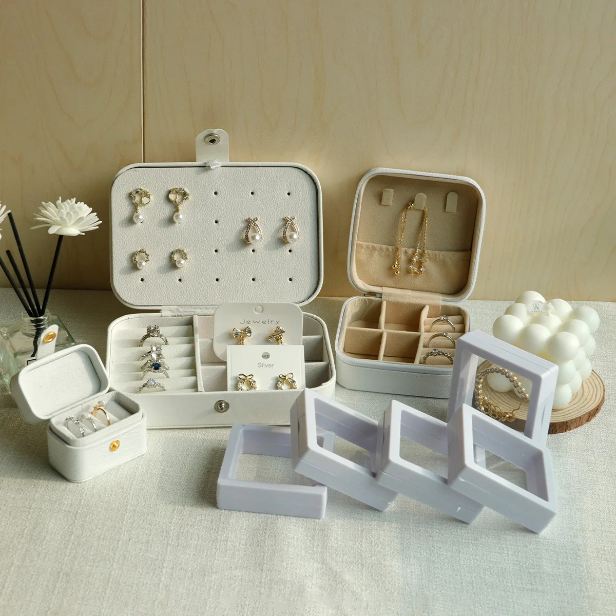 

White PU Jewelry Box Ring Earring Holder Pendant Necklace Container Jewelry Storage Box Jewelry Display Stand
