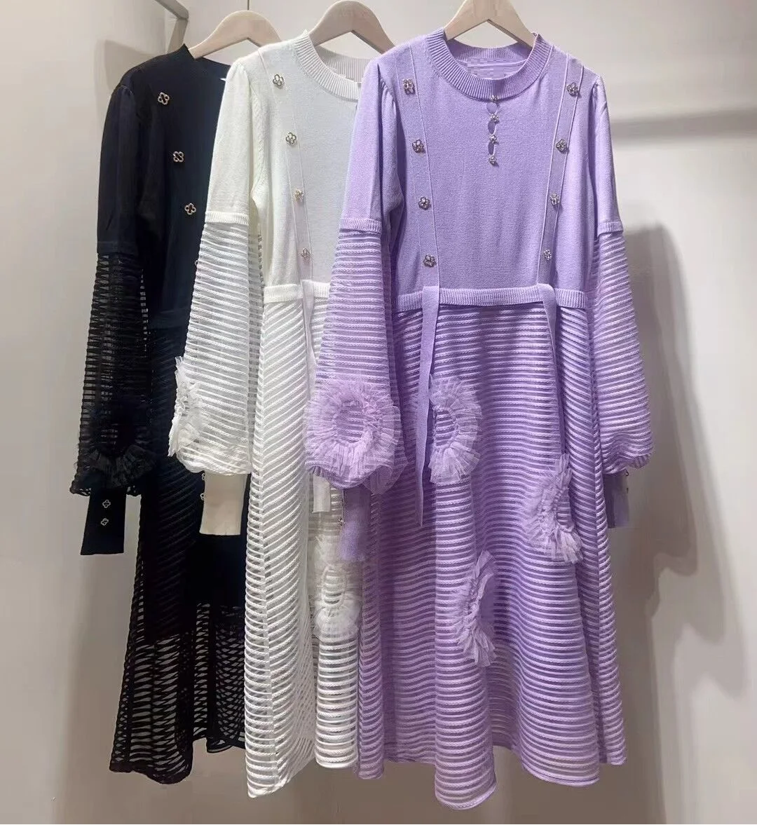 

Высококачественное трикотажное платье 2022, осенне-зимний стиль, женское платье-свитер с рюшами и цветочными пуговицами, с длинным рукавом до середины икры