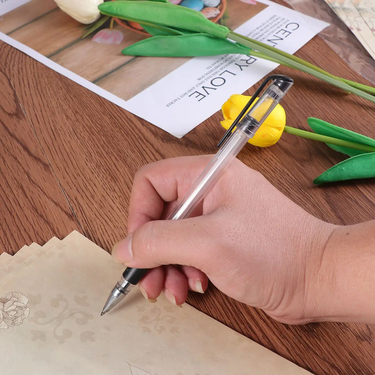 50Pcs Vintage Stationery Paper Set Elegant Letter Writing Paper for Notes Correspondence Calligraphy Graffiti Romantic Design