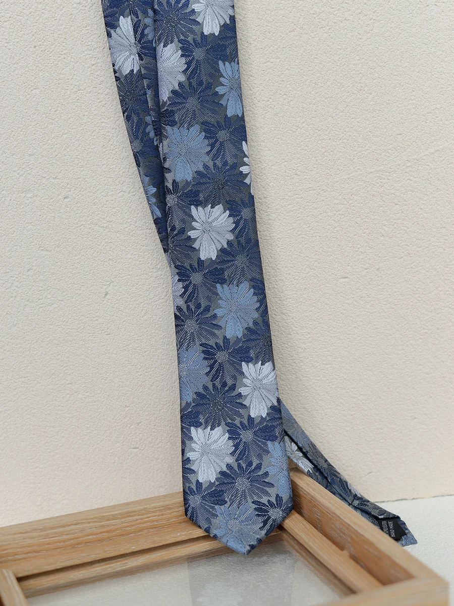 Corbata con patrón de flores púrpura y gris de alta calidad para hombre, accesorios de camisa para banquete de negocios, corbata ajustada de 7CM a la moda