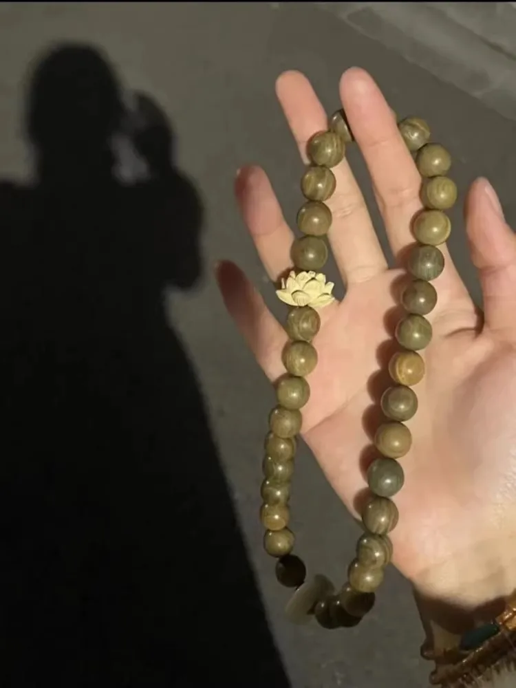 

Natural Green Sandalwood Double Circle Bracelet Female Lion Holding Running Ring Buddhist Beads Male Rosary