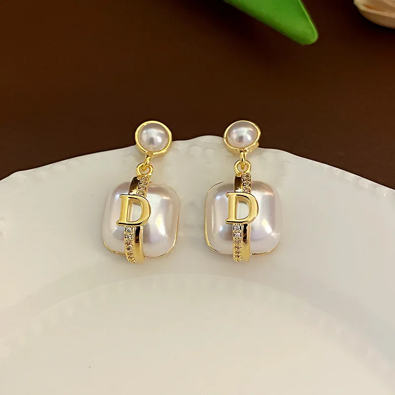 Korean Style Micro Inlaid Letter D Pearl Design Niche and Unique Refreshing and Cool Temperament Earrings for Women