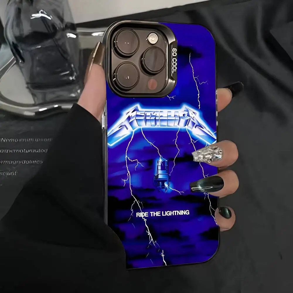 Banda de rock M-METALLICA caso de telefone imd caso de telefone para iphone 16 15 14 13 12 11 pro max plus cor prata capa