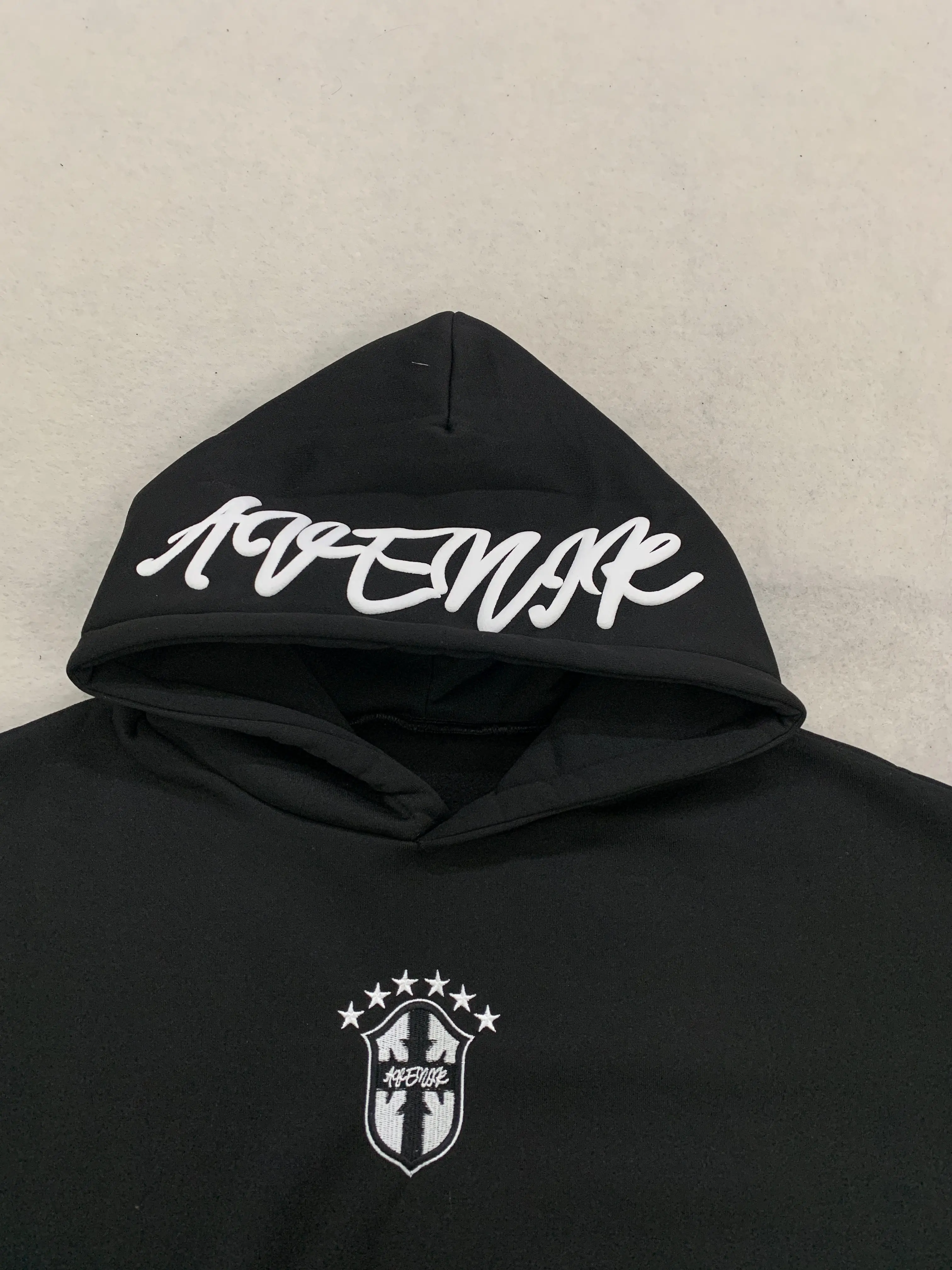 Mode und Freizeit Neuer Sportlicher Kapuzenpullover mit Fußballmannschafts-Stickerei Design Persönlicher Street-Style Pullover Unisex. – Detail 8