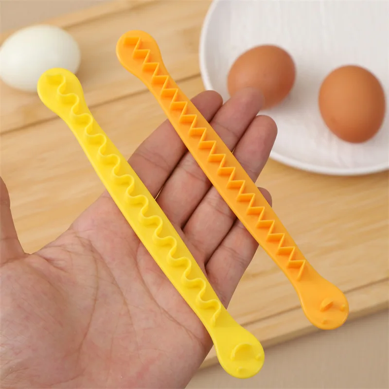 2pcs Kitchen Fancy Egg Cutter Kitchen Creative Everything Two Lace Egg Cutting Egg Yolk Chick Salad Making Chef Tools Egg Tools