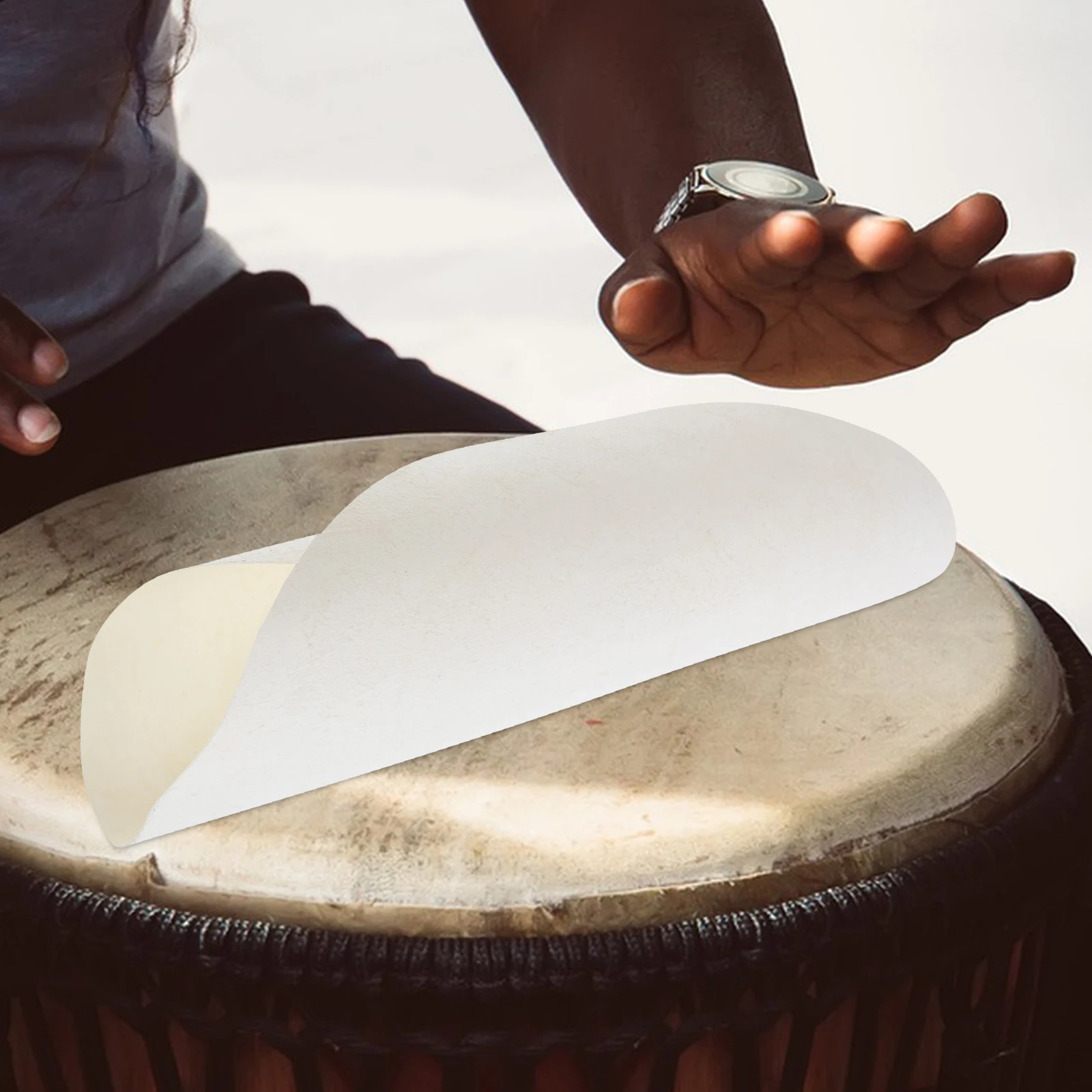 La sostituzione naturale della testa di capra per tamburi africani. La batteria Djembe compatibile con la pelle rotonda resistente allo strappo migliora la qualità del suono