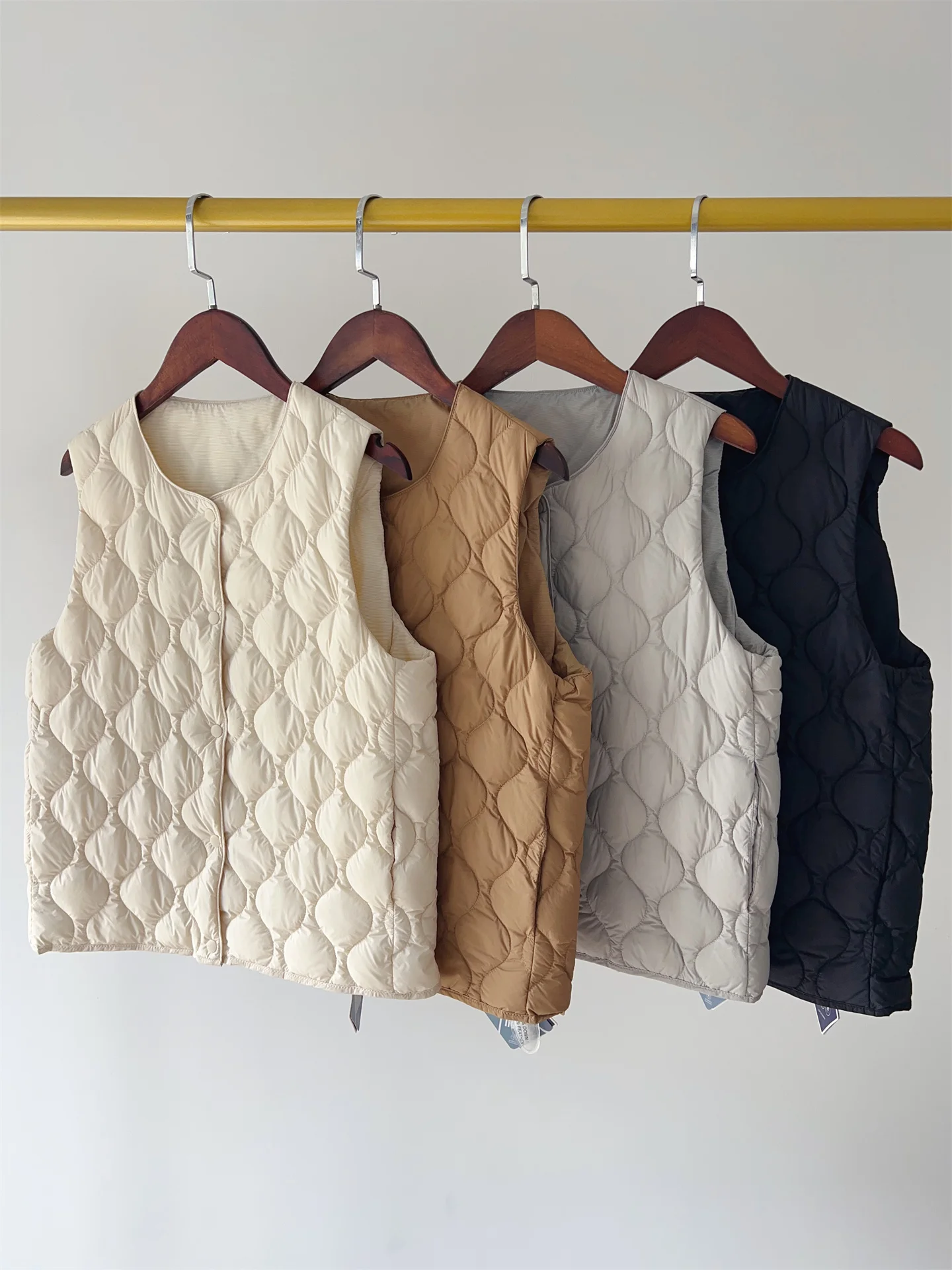 

Новая осенне-зимняя женская легкая тонкая жилетка из мягкого пуха с подогревом, модная внутренняя жилетка для многослойного ношения