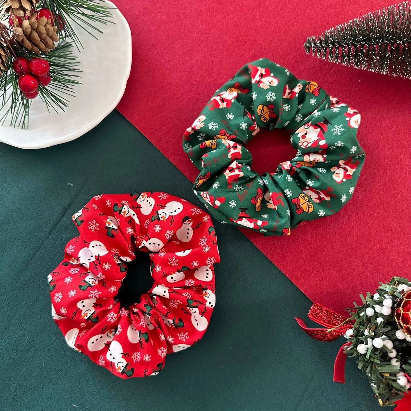 مجموعة ربطات شعر مكونة من 3 قطع لعيد الميلاد، ربطات شعر مطبوعة على شكل شجرة سانتا ثلج، إكسسوارات شعر احتفالية باللون الأحمر والأخضر والبيج للنساء