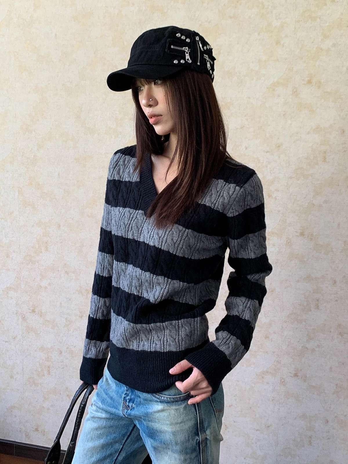 

Aket American Sle Spicy Girl Color Blo Striped Knitwear V-Ne Sweater Women's Lazy Aosphere Twist Long Sve Top