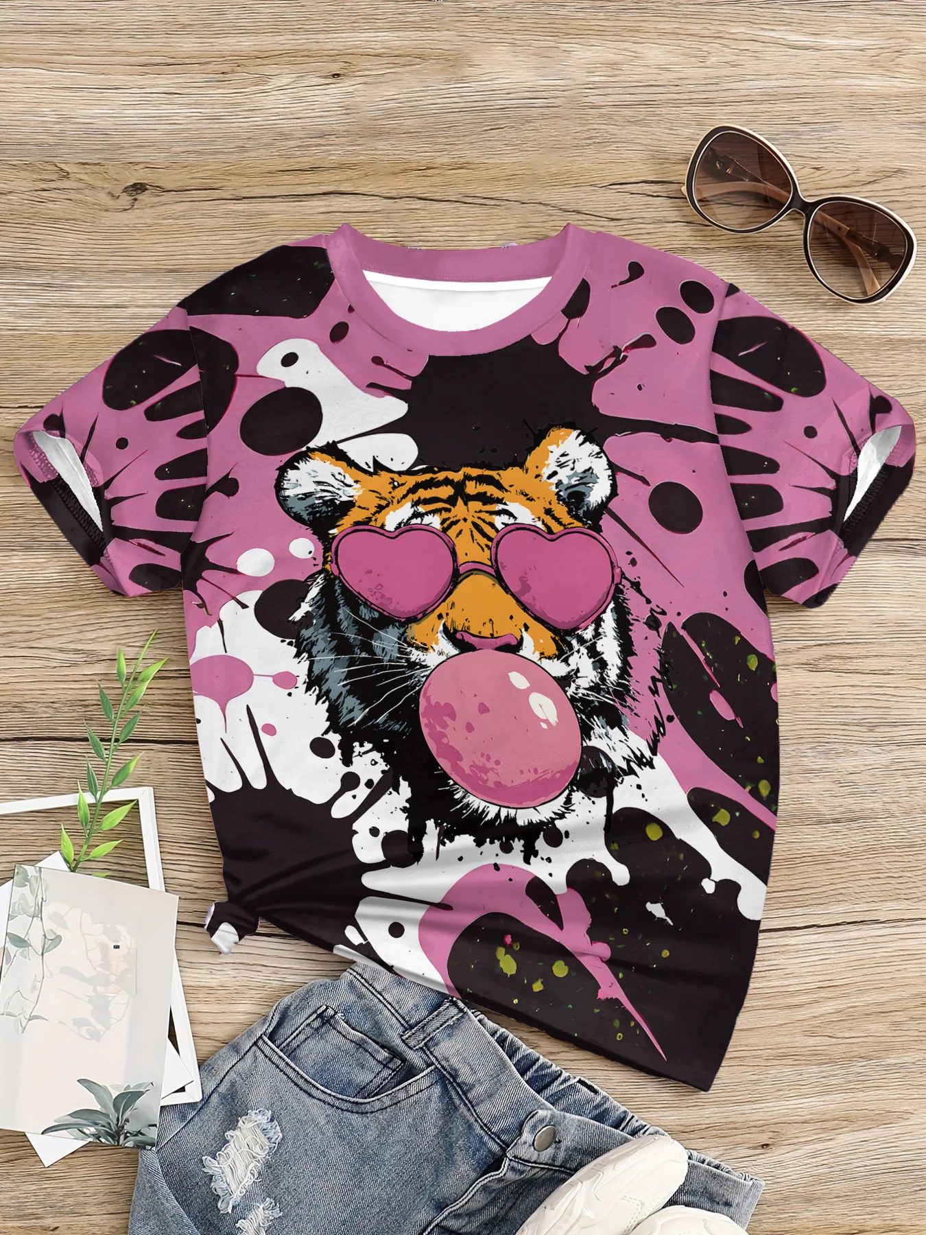 Girls Cool Tiger Bubblegum T-Shirt, Heart Sunglasses Tiger Ink Splash Print Short Sleeve Crew Neck Kids Graphic Tee