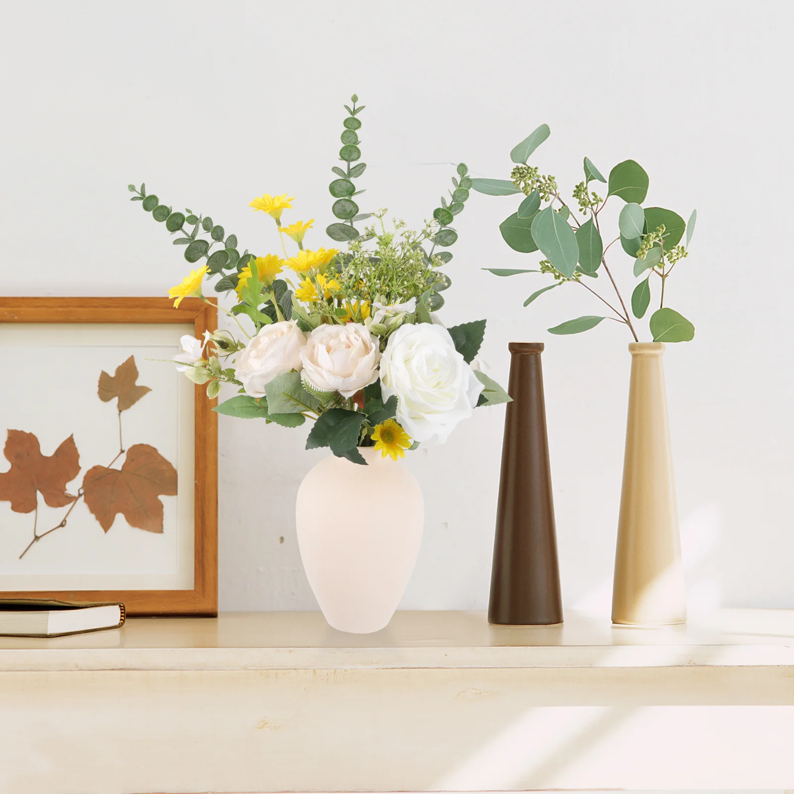 

Nordic Style Ceramic Vase White Flower Container Tabletop Decoration for Home Floral Arrangement Ceramic Vase