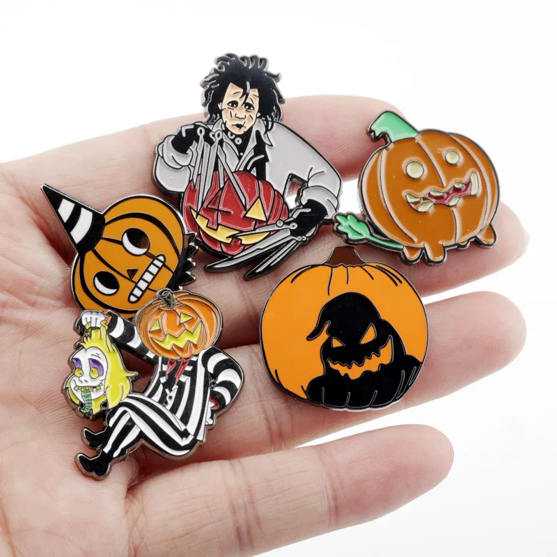 

New Halloween Pumpkin Brooch Scissors Hands Edward Beetlejuice Drop Oil Metal Badge with Accessories Manufacturers in Stock