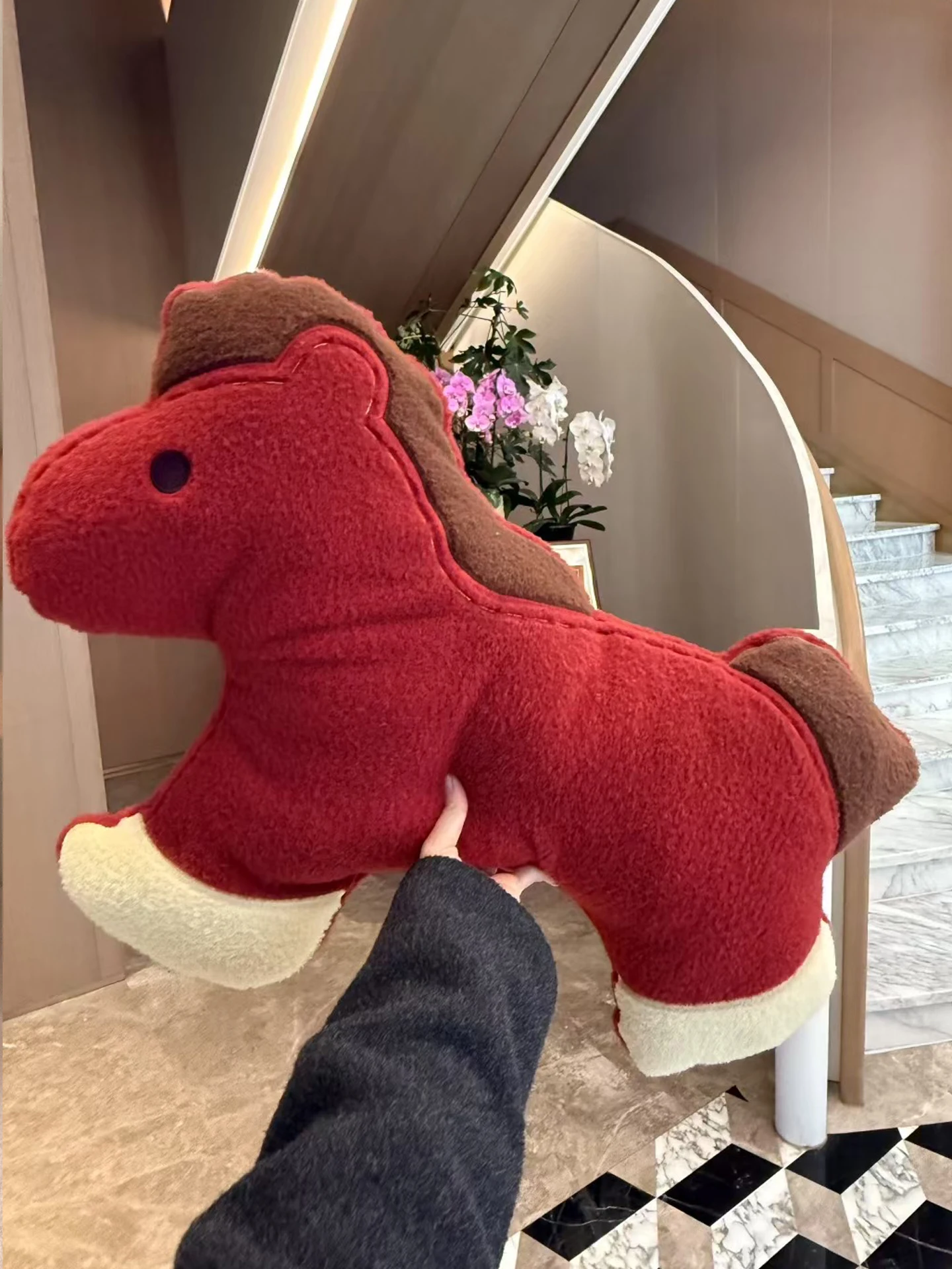 

Красная подушка-валик для дивана, реквизит для фотосъемки, подушка для поясничной поддержки в автомобиль, декоративный аксессуар для окна