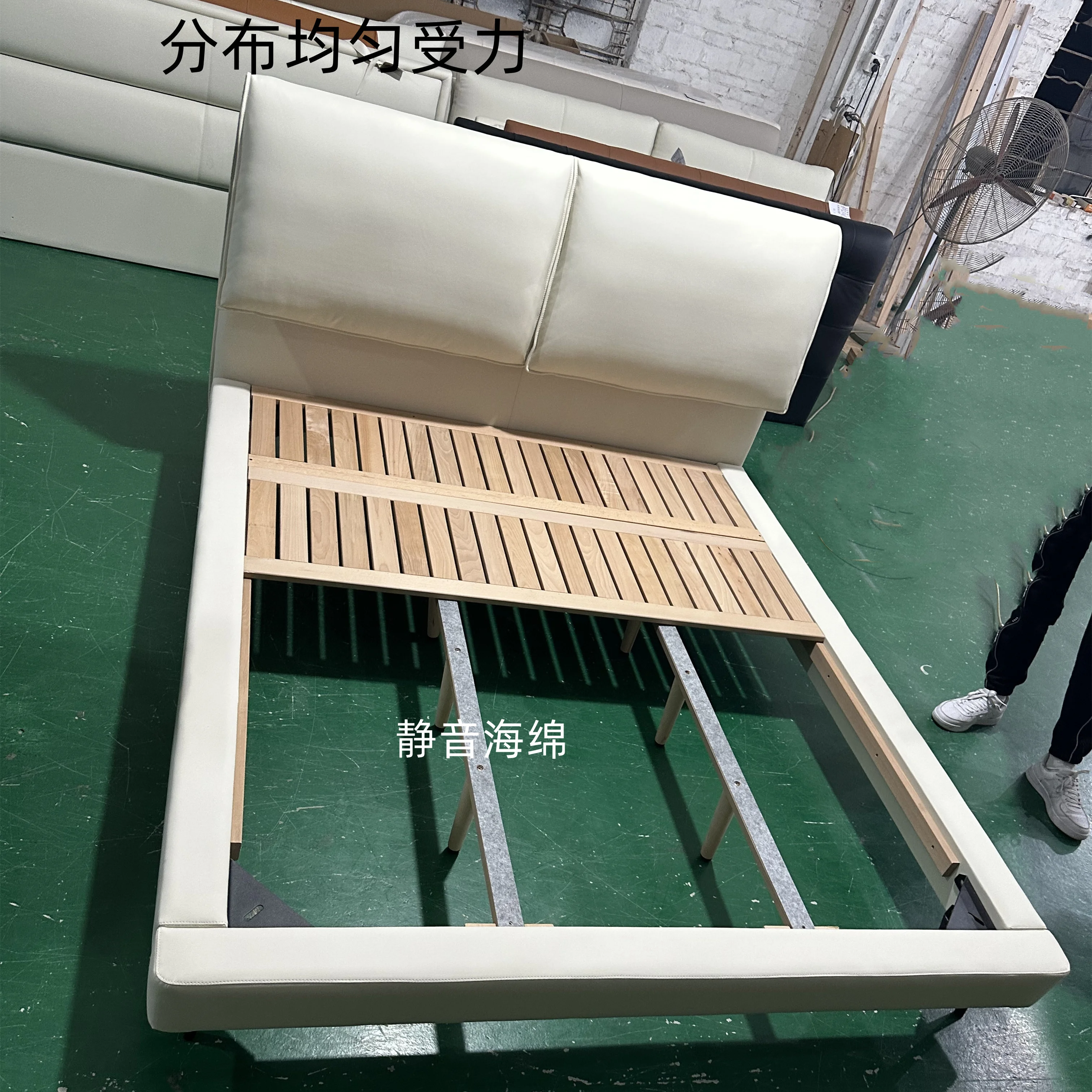 Double bed beech row skeleton leather soft bag solid wood bed High Quality