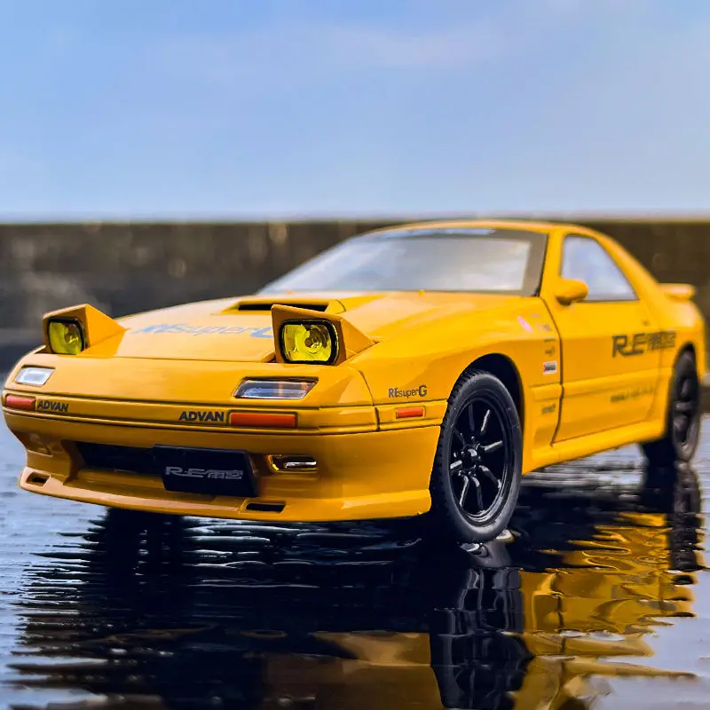 1:24 Mazda RX7 Alloy Sports Car Model Diecast Metal Toy Racing Car Vehicle Model Simulation Sound and Light Collection Kids Gift