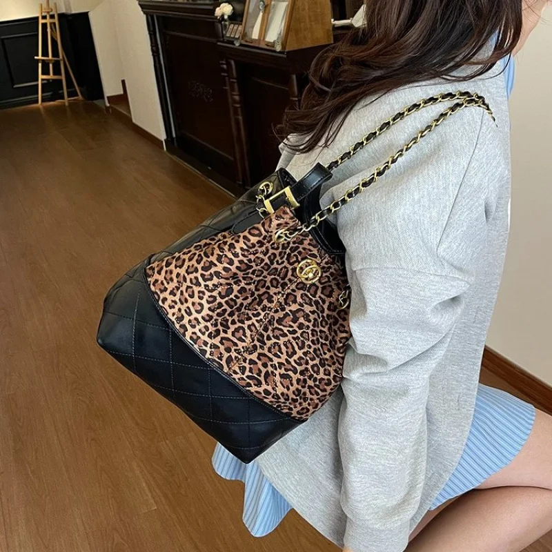 

Fashionable Transparent Tote Bag For Women With Colorful Leather Handles For Beach And Summer Vacation Outings And Fun