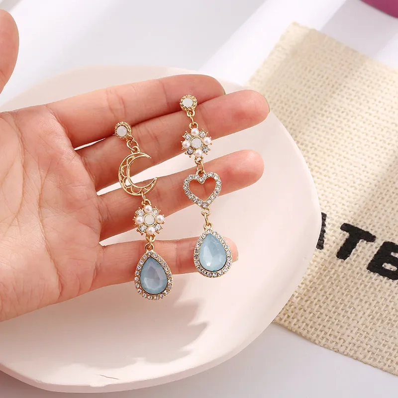 

Korean Temperament Luxury Retro Baroque Pearl Clip on Earrings Resin Water Drop Blue Stone Clip Earrings for Women Non Pierced