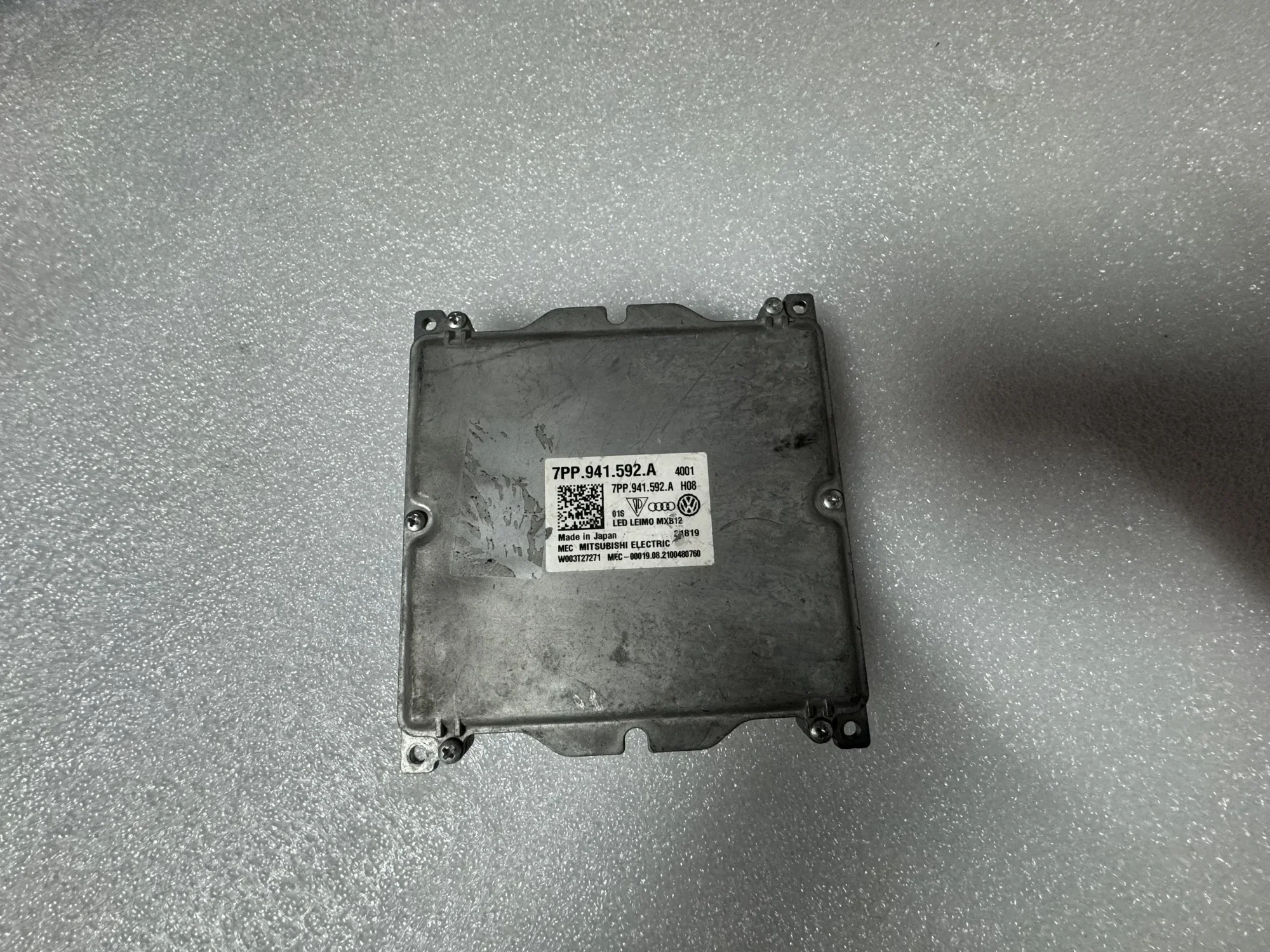 مصنع الساخن بيع الأصلي المستعملة 971 الصابورة 7PP941592A LED وحدة تحكم المصباح مناسبة لباناميرا 971 OE