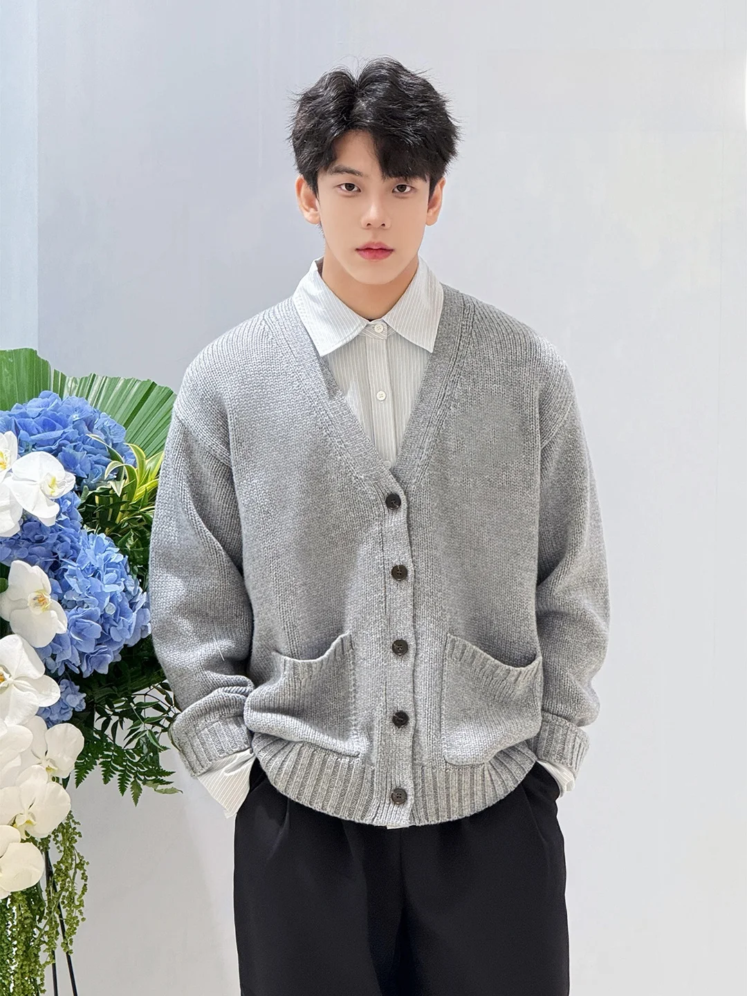 

Мужской вязаный кардиган с V-образным вырезом и большими карманами, теплый, толстый, с длинными рукавами, повседневный, свободного кроя, осень-зима