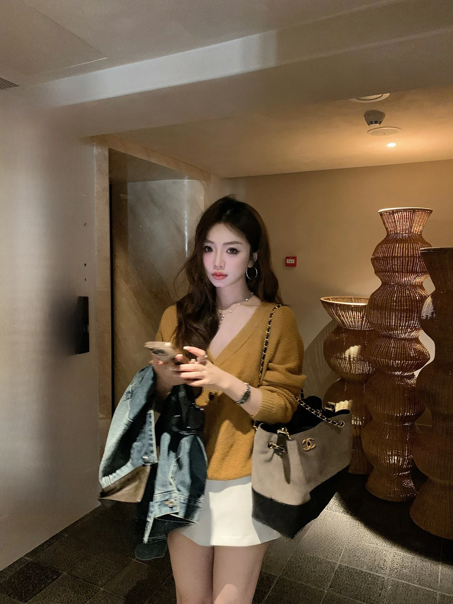 

Повседневный женский шерстяной свитер с V-образным вырезом, свободный трикотаж, осенняя новинка, удобный, с длинными рукавами, в полоску, для отдыха, модный