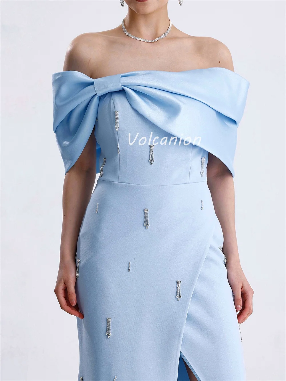 Abiti lunghi dritti con spalle scoperte in jersey classico personalizzato di alta qualità con strass e pieghe Abiti da cerimonia su misura Moda