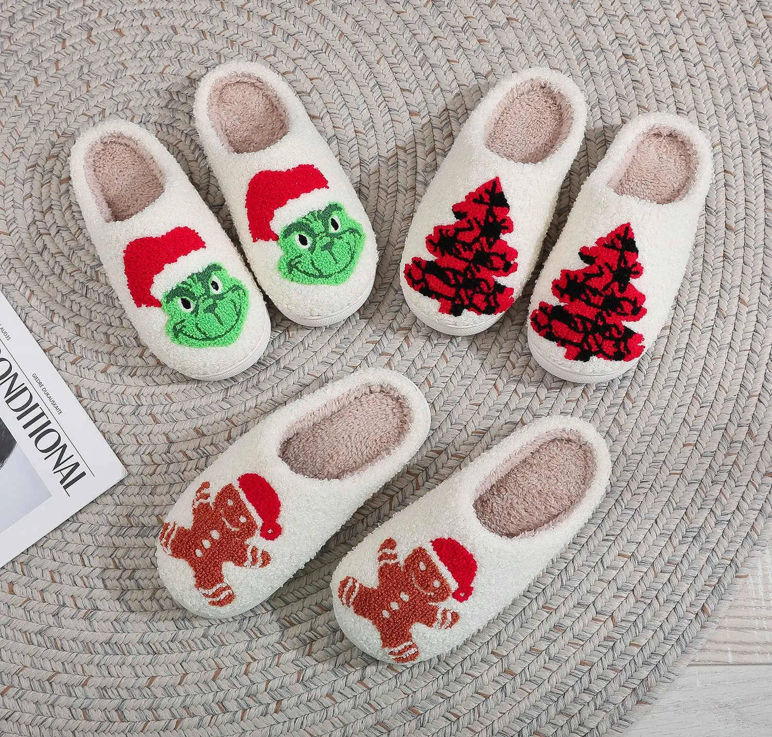 Heiß begehrte Weihnachts-Baumwollpantoffeln mit weihnachtlichem Design, gemütliche Hausschuhe für Paare und Familien mit warmem Fleece. – Detail 4