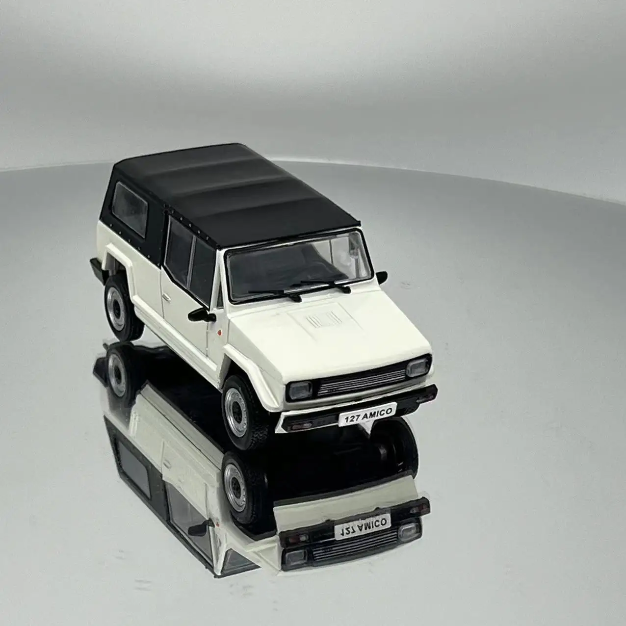 Model Fiat 127 Amico 1980 w skali 1/43, odlewany, grecki Fiat 127, model terenowy, model samochodu ze stopu, kolekcjonerski, zabawka, prezent, pamiątka, ekspozycja.
