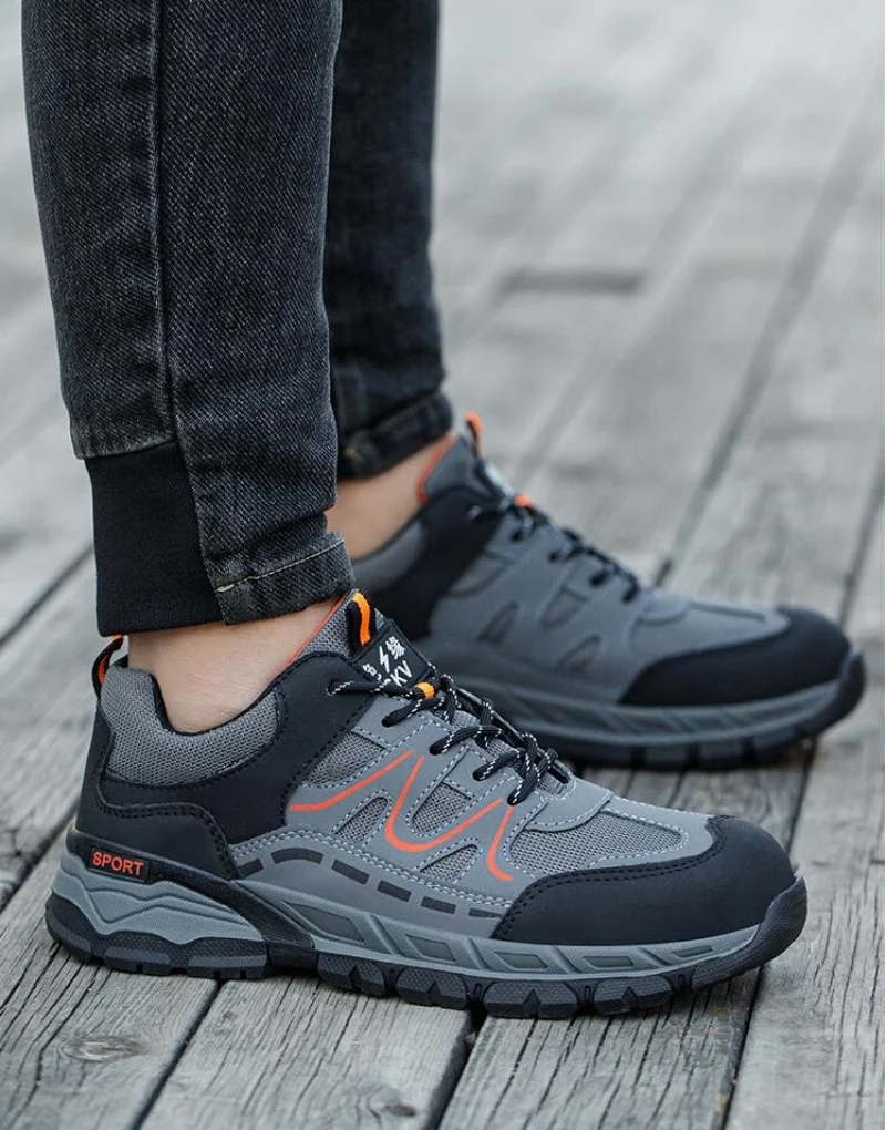 Comfortable 6KV Insulated Labor Protection Shoes for Men with Anti Smashing, Anti Piercing and Anti Slip Plastic Steel Heads
