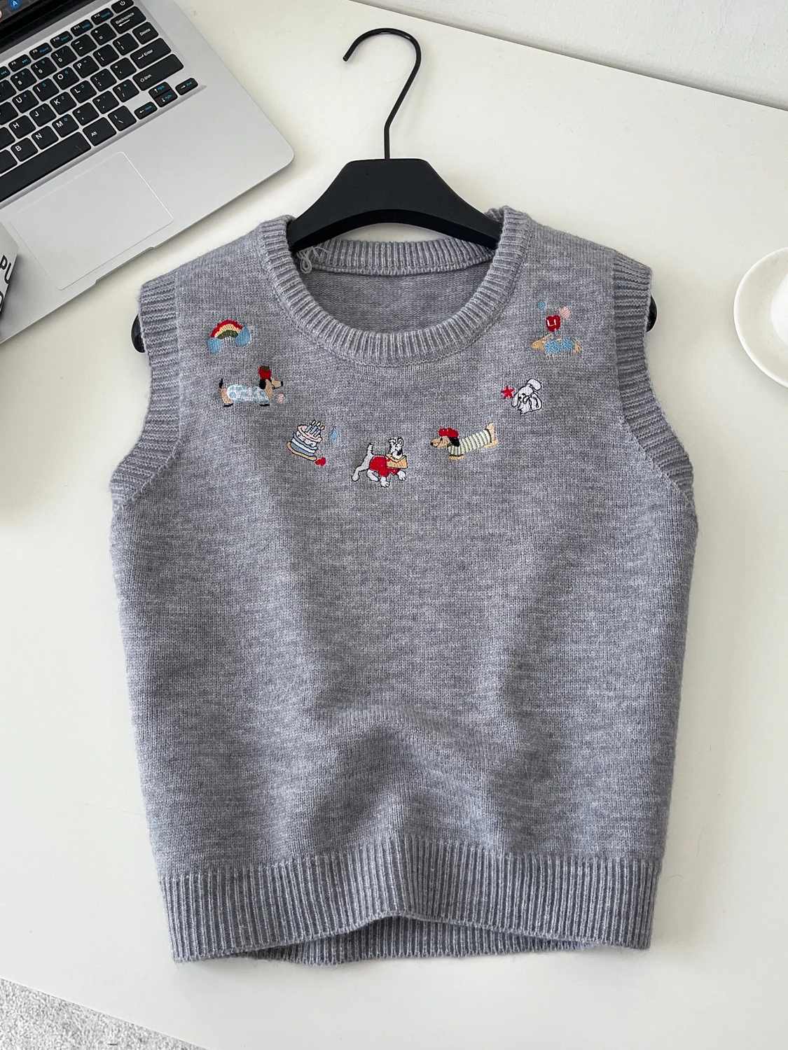 Korean Sweet Soft Sle Layered Outerwear Cute Embroidery round Ne Svel Knitted Vest Women Versatile Tank Top
