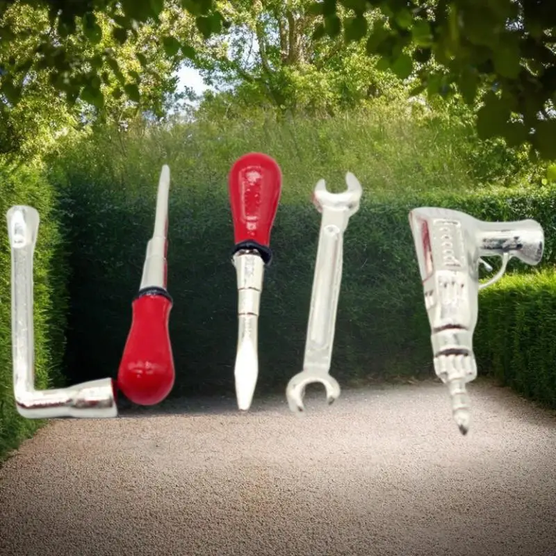 Set di strumenti giocattolo in miniatura; Chiave e trapano per casa delle bambole in cinque pezzi; Regali per giochi di finzione per bambini, accessori per decorazioni per la casa delle bambole