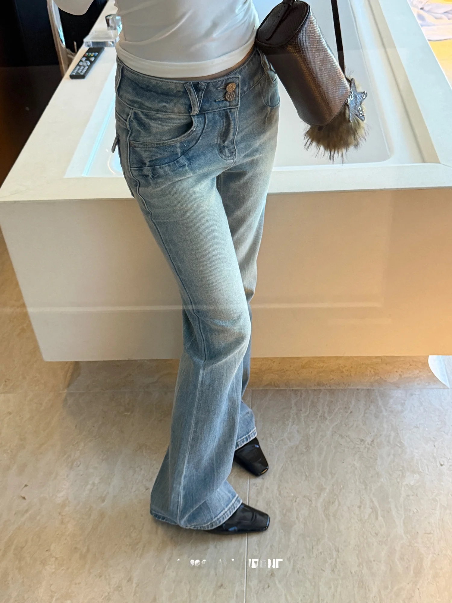 

Весенние синие джинсы Slim Fit для женщин, повседневные прямые джинсы с эффектом потертости, слегка расклешенные джинсовые брюки от SUONE