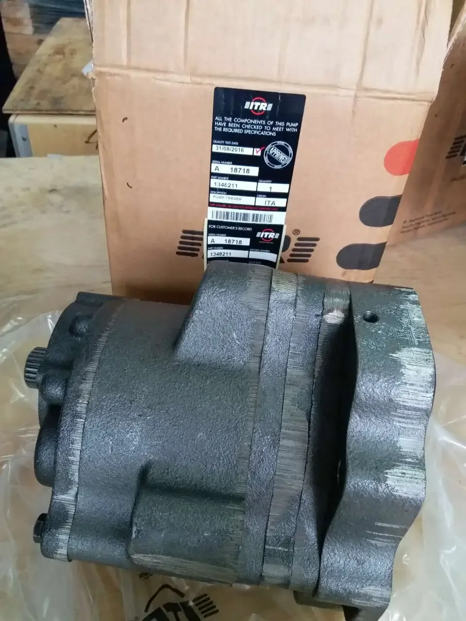 Factory Direct D9R Bulldozer Gear Pump 1348211