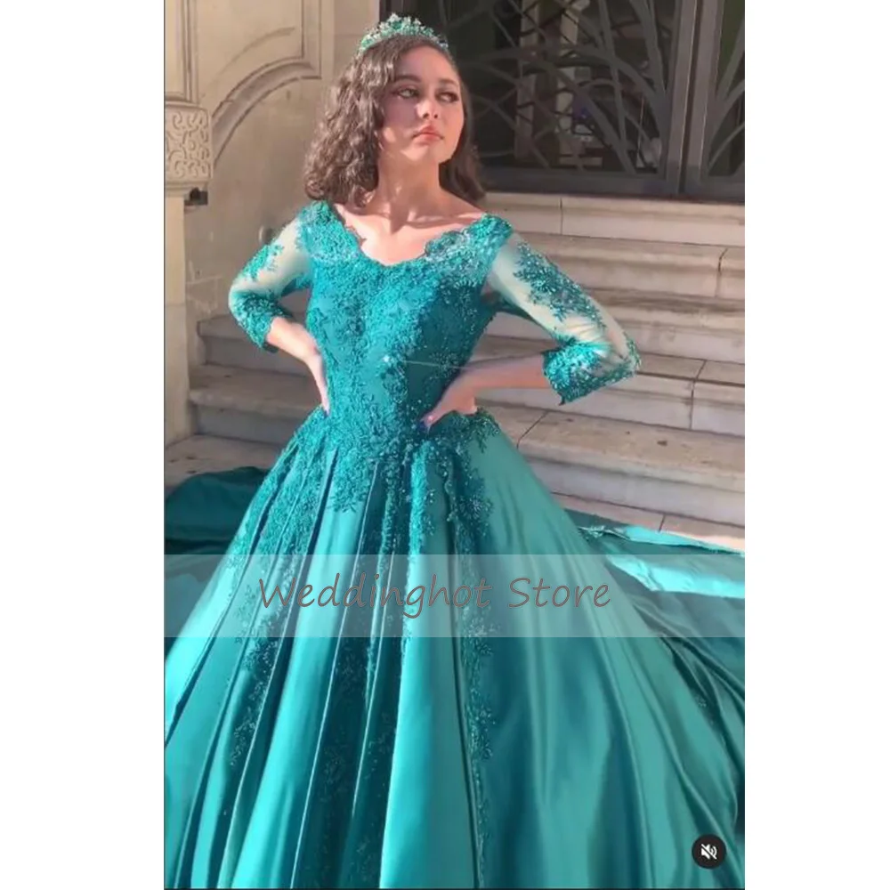 Robe de luxe Quinceanera en Satin vert émeraude, robe de bal, Illusion de col en V, manches 2022 appliquées, robe de cour traine, 3/4