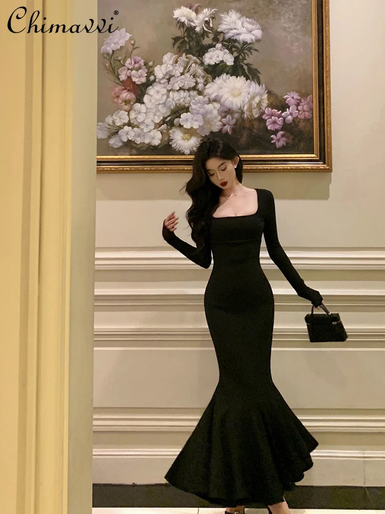 フランスのエレガントなスタイルのボディコンフィッシュテールロングドレス、スクエアネック、長袖、ハイウエスト、スリムフィット、黒のイブニングドレス、女性用、秋