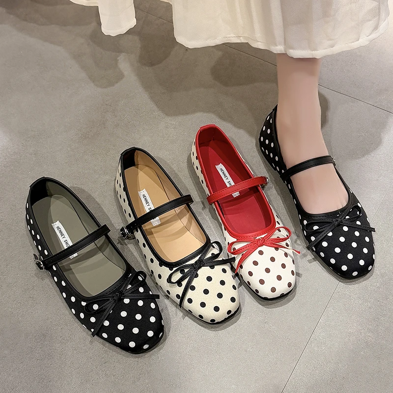 

2026 Spring and Summer New Soft Sole Non-Slip Comfortable Round Toe Flat Shoes Women's Polka Dot Shallow Mouth Low-top Shoes